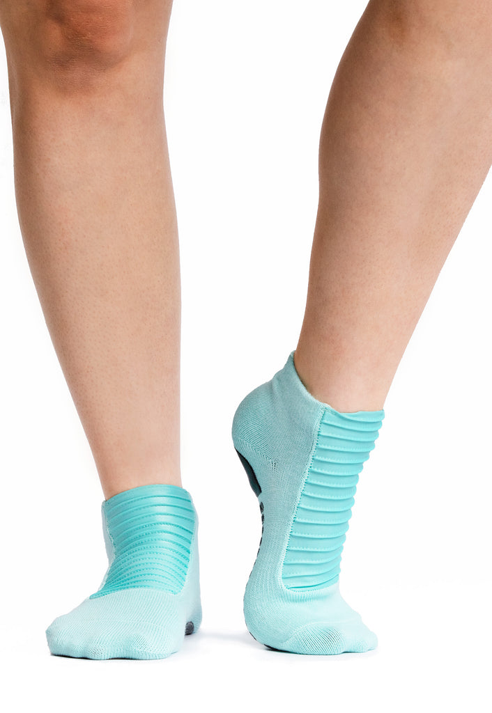 Moto Closed Toe Grip Sock – Arebesk, Inc.