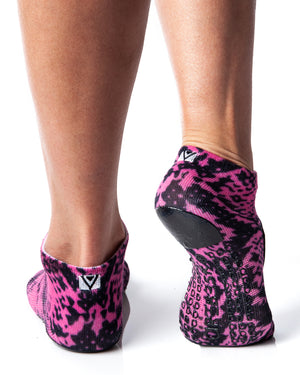 Lagree Fitness Grip Socks  Phish Net Closed Toe (Black/White