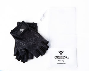 
            
                Load image into Gallery viewer, Arebesk Grip Gloves with Wash Bag
            
        